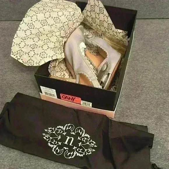 Nanette Lepore Scalloped Open Toe Gray Patent Leather Pump Women’s Size 6.5 - Picture 9 of 14